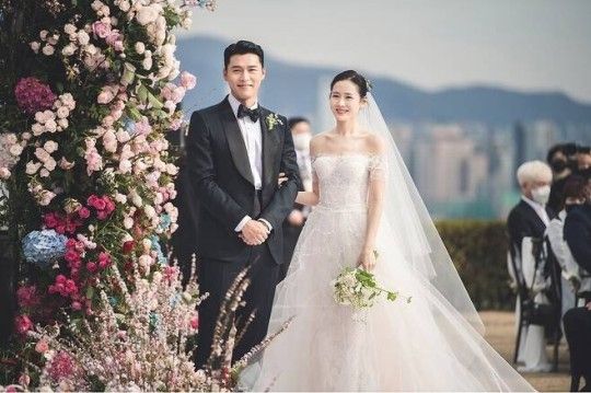 Son Ye Jin dan Hyun Bin [soompi]