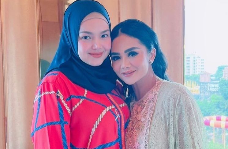 Momen akrab Krisdayanti dan Siti Nurhaliza (Instagram/@ctdk)