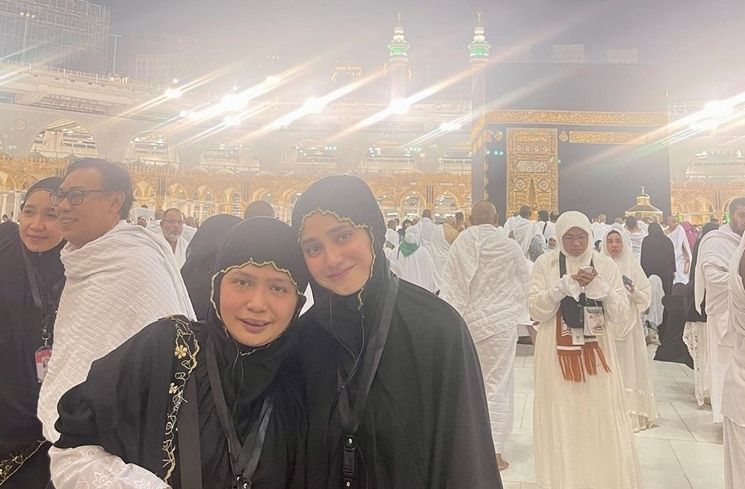 Momen Umrah Syifa Hadju (Instagram/@syifahadjureal)