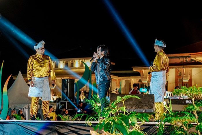 Menparekraf Sandiaga Uno dan Wali Kota Medan Bobby Nasution di event Gelar Budaya Melayu Serumpun (Gemes) 2022.  [dok Pemkot Medan]