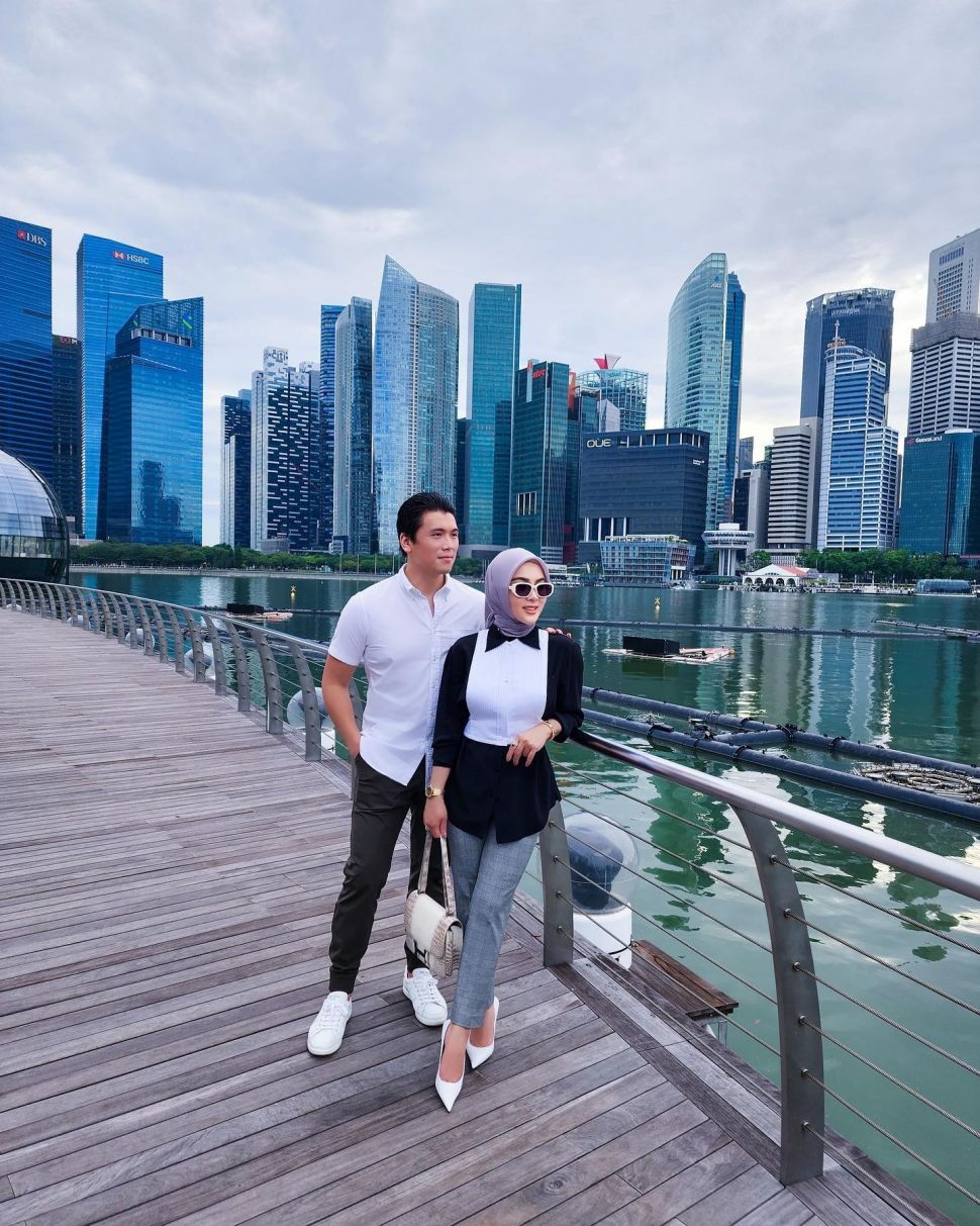 Kemesraan Syahrini dan Reino Barack (Instagram/@princessyahrini)