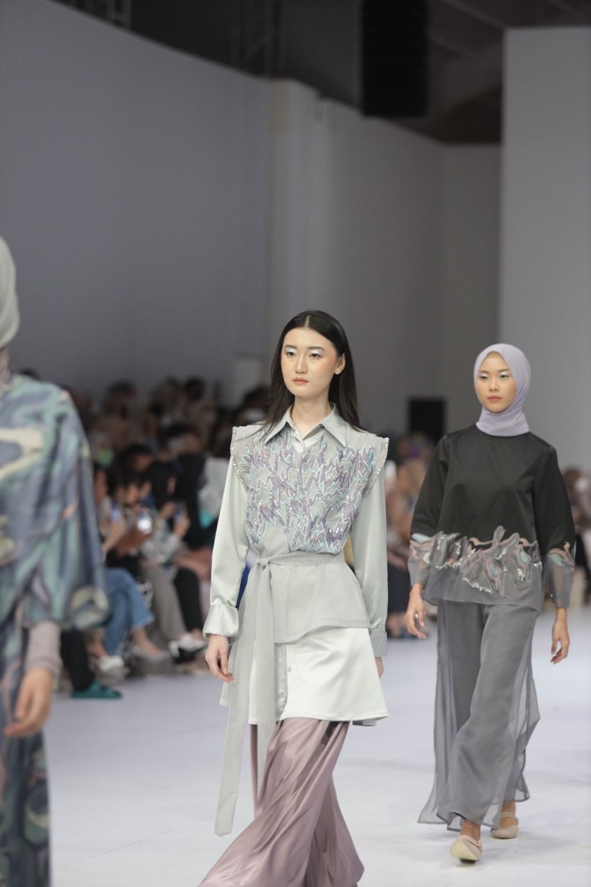 Perpaduan material berkualitas serta orisinalitas motif dari Daliatex dan Kami melahirkan Minka Collection yang menggambarkan keberanian dan kecantikan setiap perempuan Indonesia.