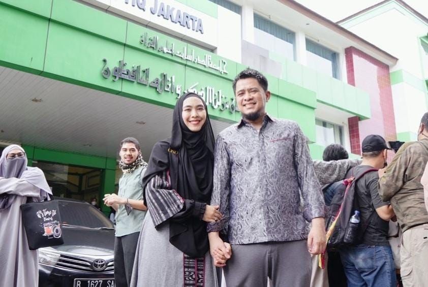 Oki Setiana Dewi raih gelar doktor untuk kedua kalinya di usia 33 tahun. (Dok. Instagram)