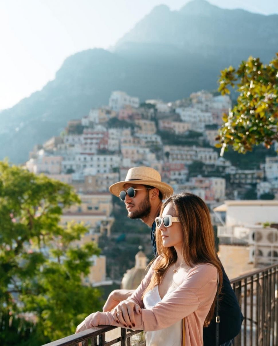 Makin Mesra! Intip Potret Liburan Romantis Wulan Guritno dan Sabda Ahessa di Italia. (Dok: Instagram/WulanGuritno)