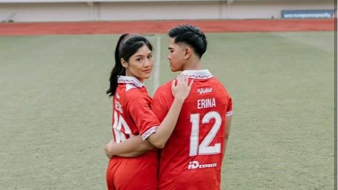 Foto prewedding Kaesang Pangarep dan Erina Gudono di Stadion Manahan Solo. (Instagram/erinagudono)