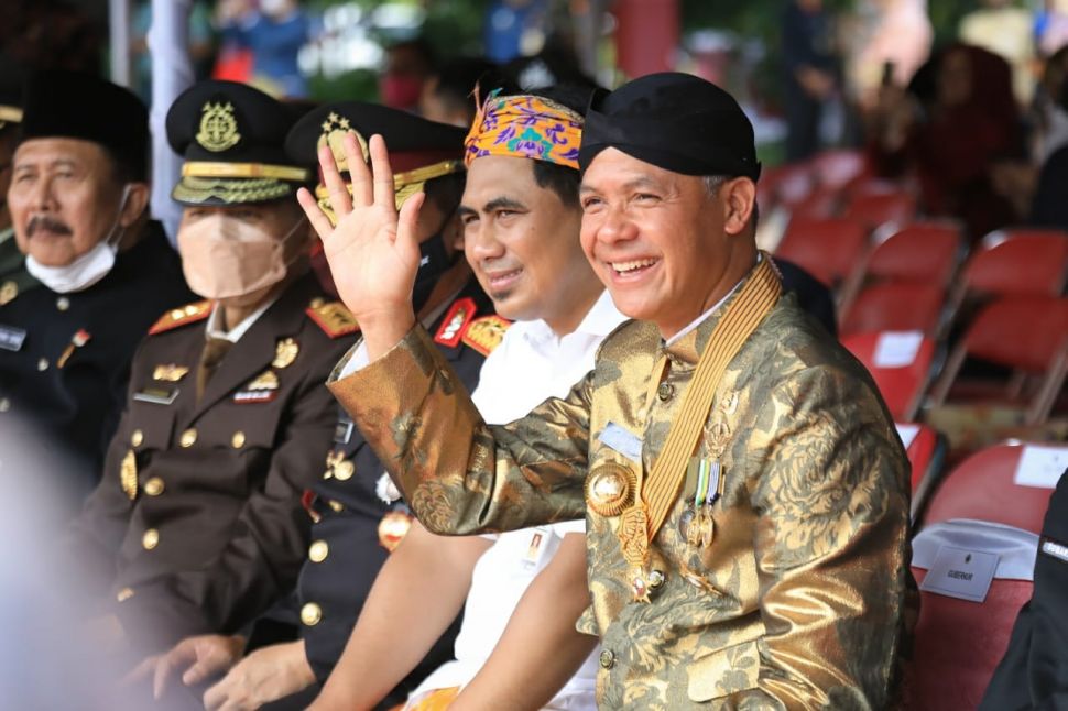 Gubernur Jawa Tengah Ganjar Pranowo saat memperingati hari pahlawan di Lapangan Pancasila Simpang Lima Semarang pada Kamis (10/11/2022).