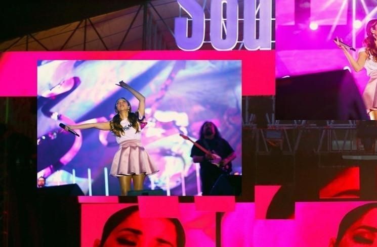 Potret terkini BCL saat manggung. (Instagram/@bclsinclair)