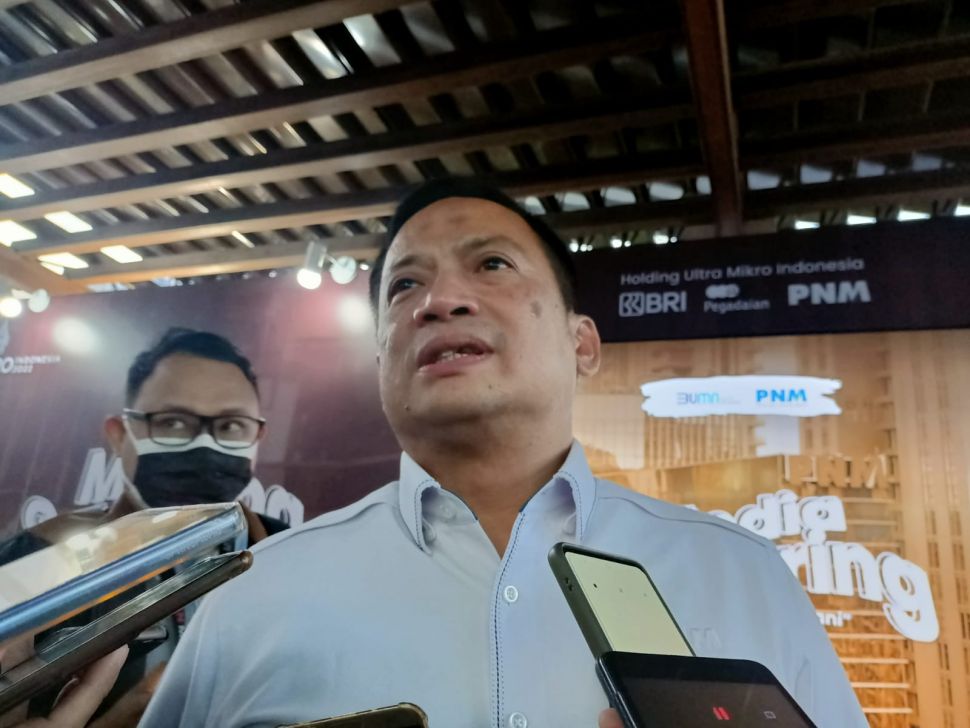 Direktur Utama PNM, Arief Mulyadi dalam Media Gathering yang diselenggarakan PNM di Kantornya, Kuningan, Jakarta Selatan pada Jumat, (11/11/2022). (Dok: Restu Fadilah/Suara.com)