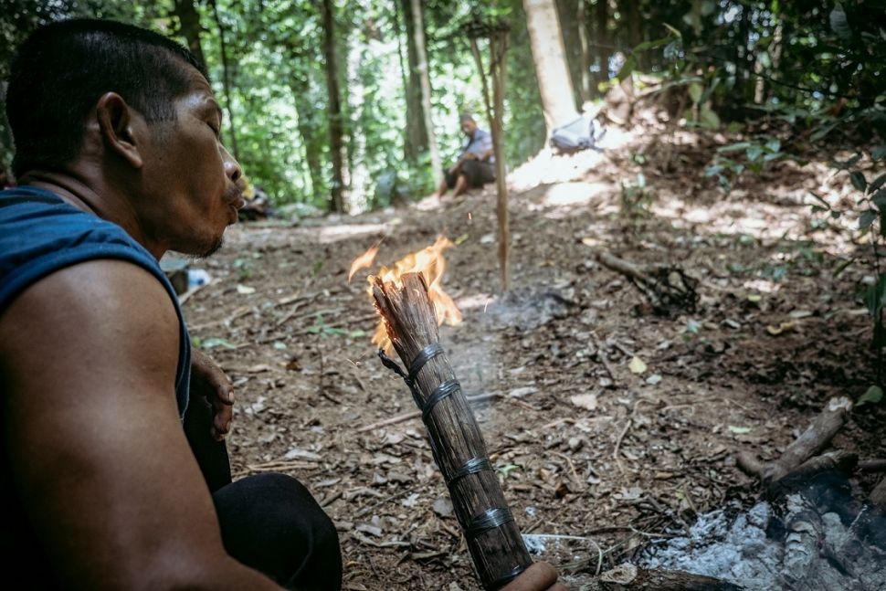 Mengembalikan Peran Dukun, Jaga Keselarasan Manusia dan Alam