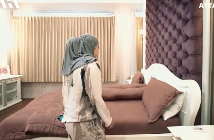 Potret mewah kamar Aurel Hermansyah di Istana Cinere. (YouTube/AH)