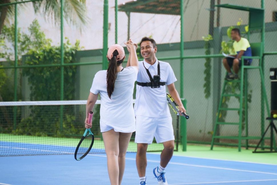Potret Raffi Ahmad dan Nagita Slavina main tenis bareng (Instagram/@raffinagita1717)