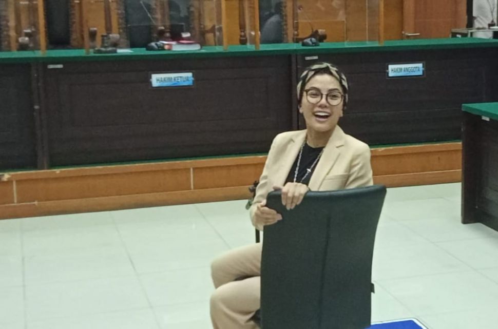 Nikita Mirzani jalani sidang kasus pencemaran nama baik di Pengadilan Negeri Serang, Senin (21/11/2022) [Suara.com/Rena Pangesti]