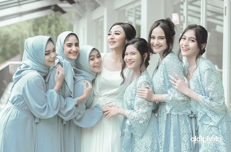 Artis Pernah Jadi Bridesmaid Seleb Lain (Instagram/@lestykejora)