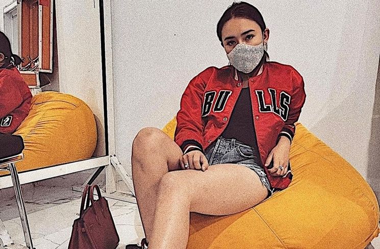 Potret Amanda Manopo Pakai Baju Terbuka (Instagram/@amandamanopo)