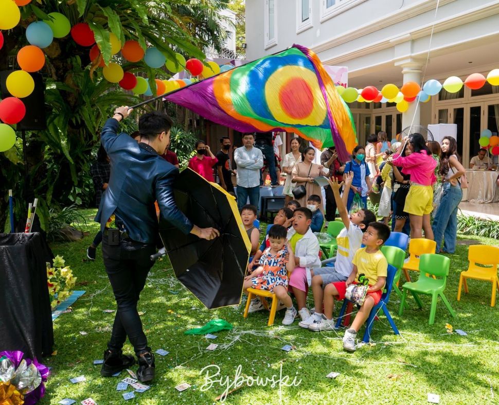 Potret ulang tahun Mainaka anak Nia Ramadhani. (Instagram/@ramadhaniabakrie)