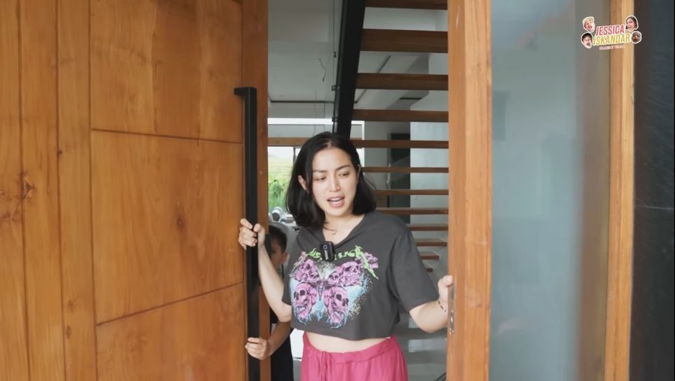 Potret rumah baru Jessica Iskandar yang mewah dan canggih di Bali (YouTube)