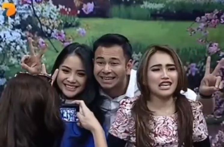 Momen lawas Ayu Ting Ting dan Nagita Slavina (Instagram/@lambepelakor_)