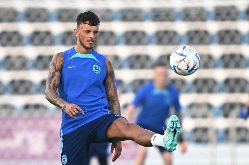 Pemain Timnas Inggris Ben White mengikuti sesi latihan bersama skuad The Three Lions di Al Wakrah, Doha, Qatar, pada 20 November 2022. [AFP]