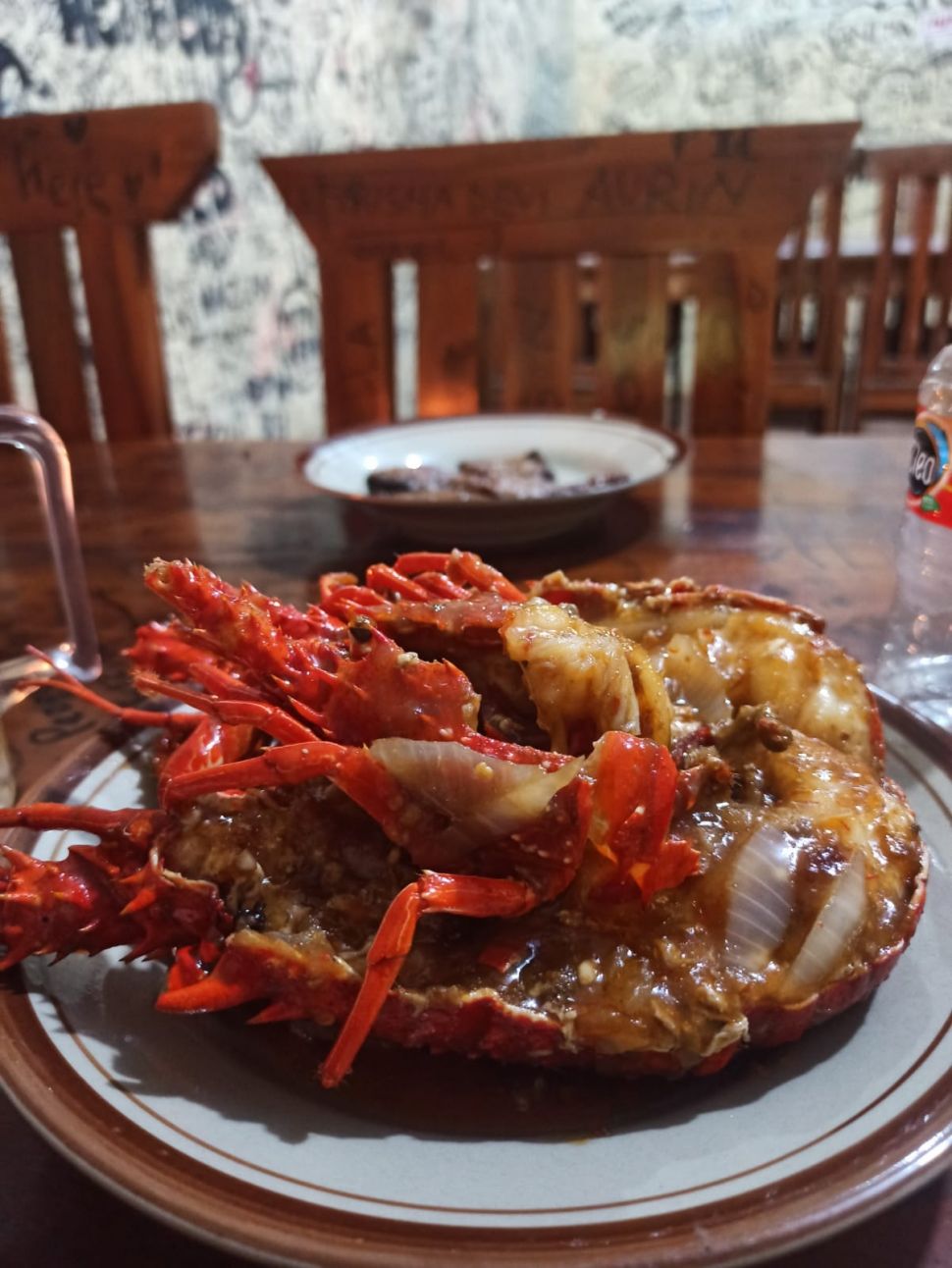 Hidangan lobster laut di dekat Pantai Timang (Suara/Hiromi)