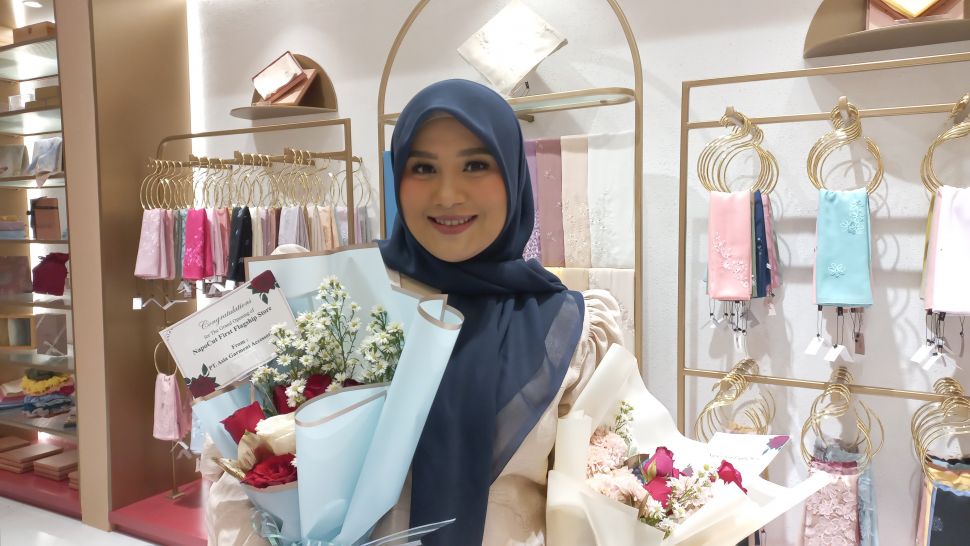 Desainer Hijab sekaligus Founder Napocut, Zada Amanda. (Dini/Suara.com)