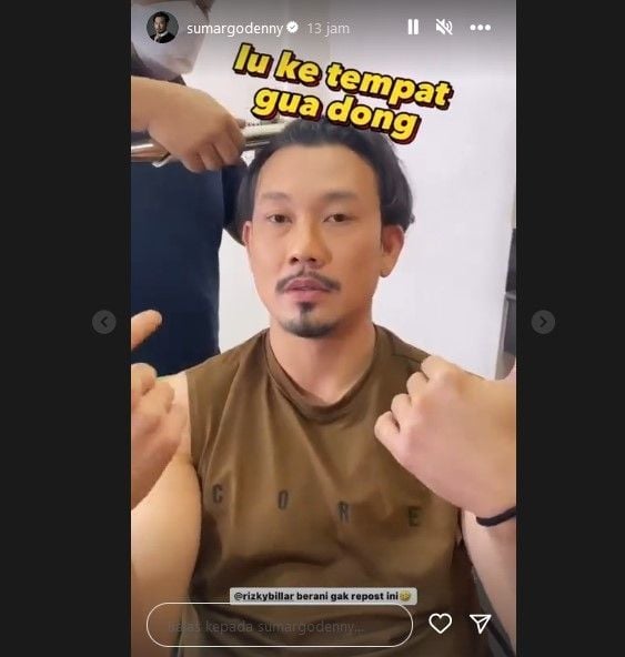 Denny Sumargo tantang Rizky Billar dan Lesti Kejora untuk datang ke podcast-nya, sebelum berangkat ke Jepang. [Instagram]