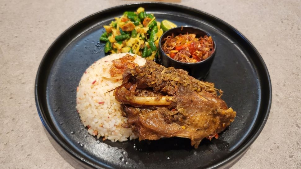 Bebek Betutu Oleh Ibu Ray Bali (Suara.com/Dinda R)