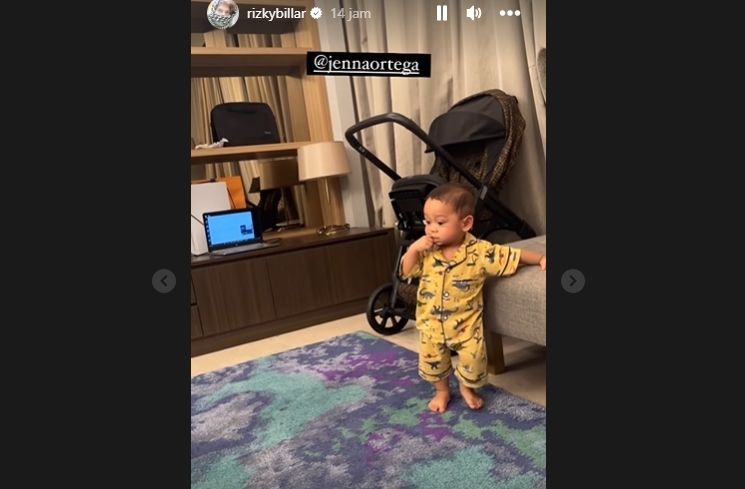 Potret Baby Leslar Lancar Berjalan (Instagram/@rizkybillar)