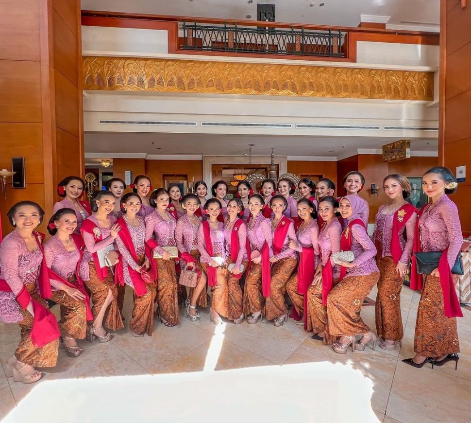 Momen Finalis Puteri Indonesia Jadi Bridesmaid Erina Gudono (Instagram/imaypanay)