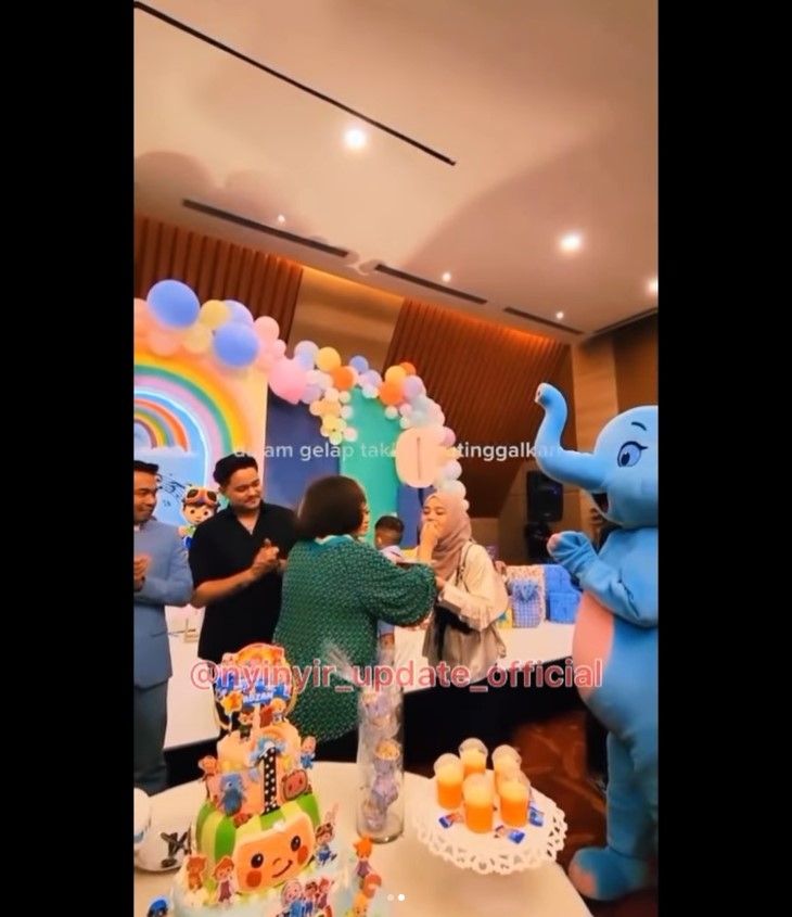 Momen Putri Delina Hadiri Ultah Adzam. (Instagram/@nathalieholscher)