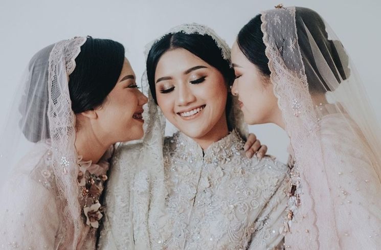 Pesona Nadya Gudono Kakak Ipar Kaesang (Instagram/@delmoraattire)