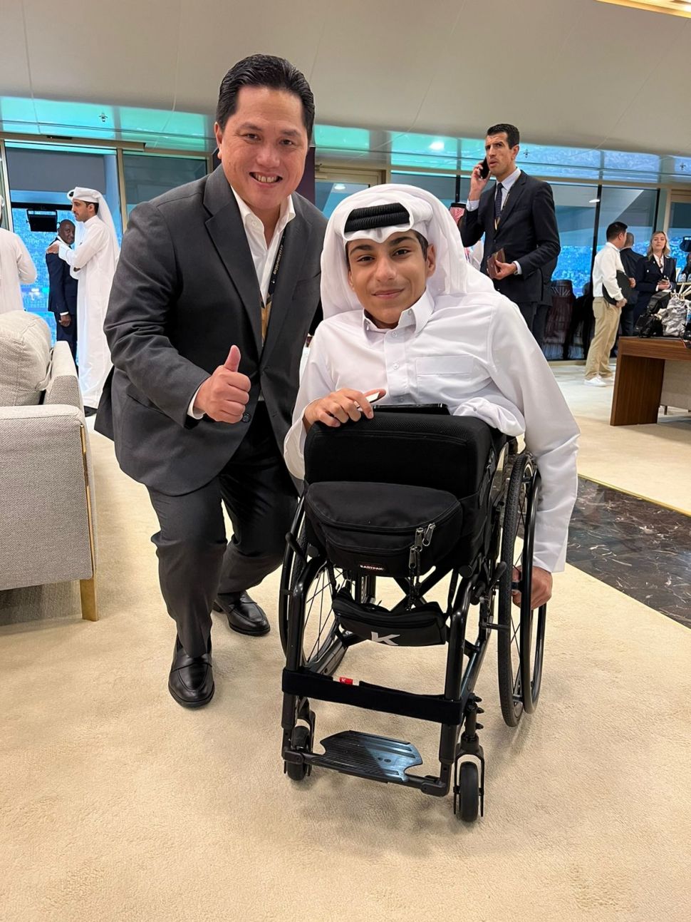 Erick Thohir bertemu dengan para temannya di sepakbola dunia saat nonton semifinal Piala Dunia 2022 (dok Erick Thohir)