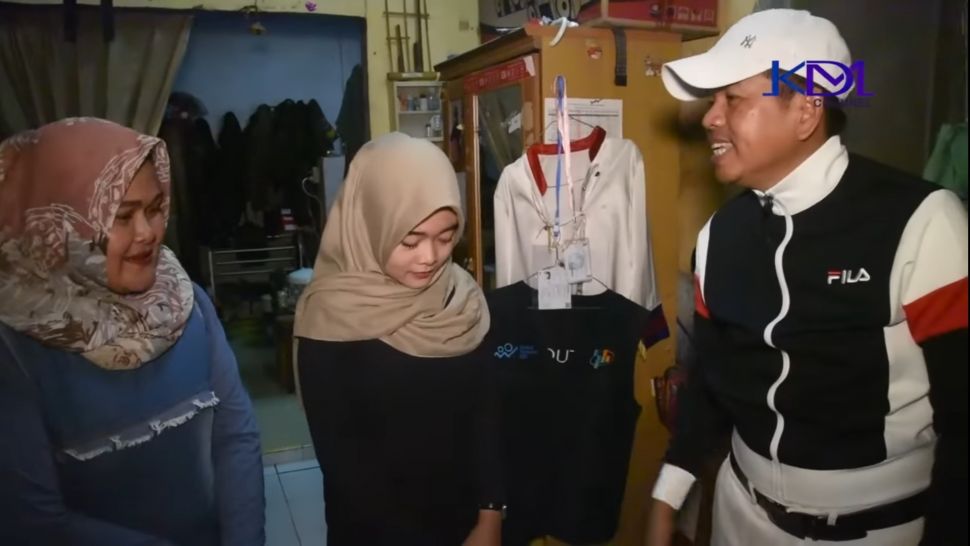 Dedi Mulyadi Kunjungi Rumah Yessy 'Duta Sertifikat Rumah' (YouTube)