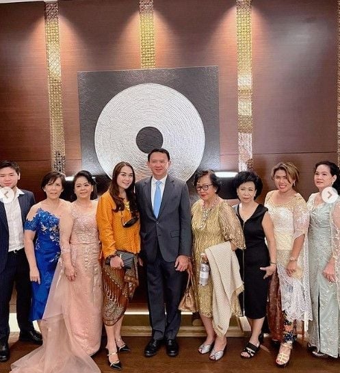 Potret anggun Puput istri Ahok saat kondangan. (Instagram/@btpnd)