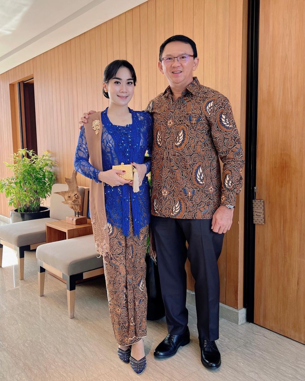 Potret anggun Puput istri Ahok saat kondangan. (Instagram/@btpnd)