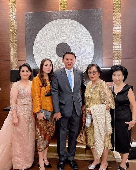 Potret anggun Puput istri Ahok saat kondangan. (Instagram/@btpnd)