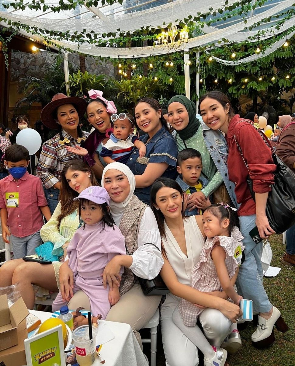 Ulang tahun Xabiru Anak Rachel Vennya dan Niko Al Hakim (Instagram Tya Aristya)