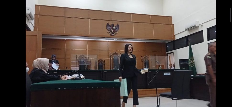 Nikita Mirzani di Pengadilan Negeri Serang. [Suara.com/Rena Pangesti]