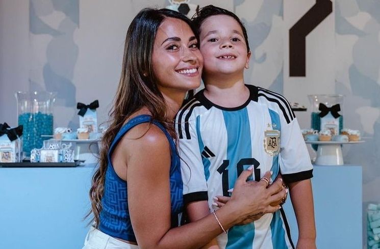 Potret Cantik Antonella Roccuzzo Istri Lionel Messi (Instagram/@antonelaroccuzzo)