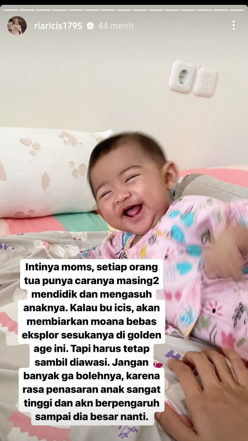 Unggahan Ria Ricis sering dikritik netizen soal pola asuh. (Dok. Instagram)