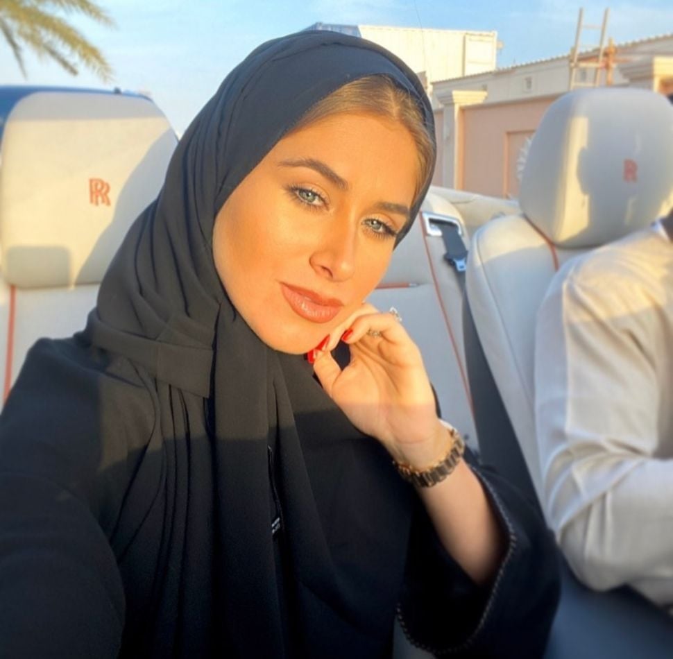 Potret Maria Zulay, Istri Paul Pogba Berhijab (Instagram)