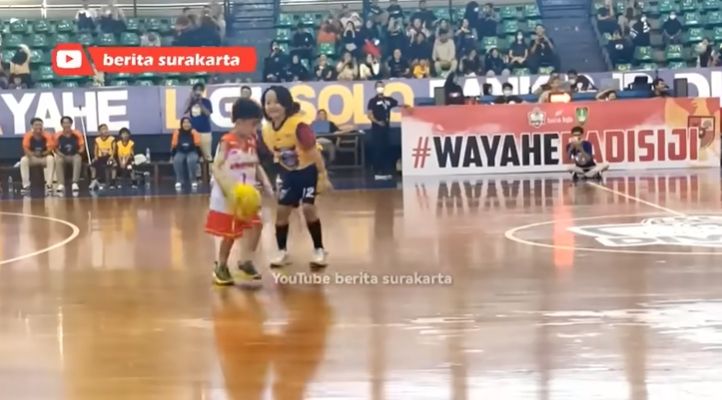 Potret Jan Ethes Tanding Basket. (YouTube/Berita Surakarta)