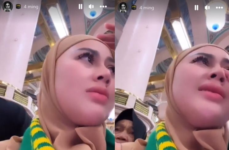 Rena Dyana menjalankan ibadah umrah sekitar empat pekan lalu. [Instagram]