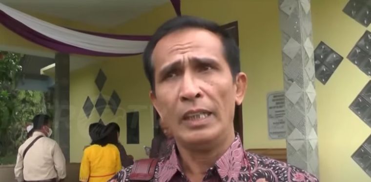 Samuel Hutabarat, ayah Brigadir J saat Natal tanpa kehadiran sang anak. (YouTube/Metrotvnews)