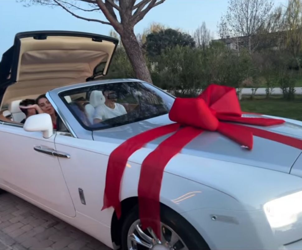 Georgina Rodriguez Beri Cristiano Ronaldo Mobil Mewah Sebagai Hadiah Natal (Instagram)