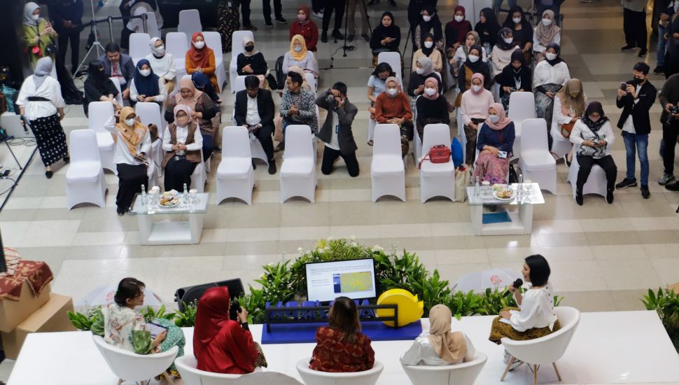 Para narasumber dari Kementerian ATR/BPN memberikan pemaparan saat acara Peringatan Hari Ibu Kementerian ATR/BPN di Sarinah, Jakarta Pusat, Selasa (27/12/2022). [Suara.com/Alfian Winanto]