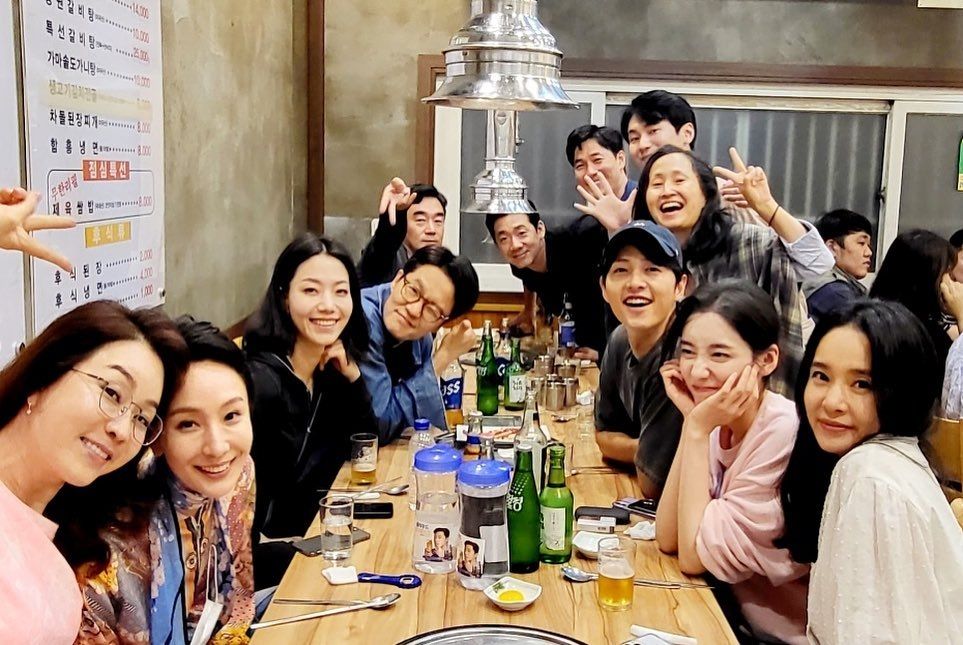 Potret Song Joong Ki di Balik Layar Reborn Rich (Instagram/@1season73)