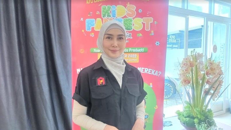 Sempat Sulit Lepas Waktu Pandemi, Begini Cara Fenita Arie Kurangi Pengunaan Gadget untuk Anak-Anaknya. (Suara.com/Fajar Ramadhan)