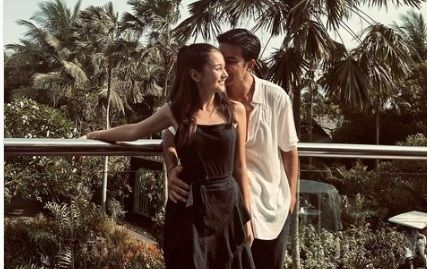 Sandrinna Michelle dan Junior Roberts [Instagram/juniorrobertss]