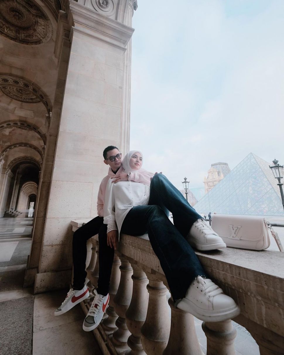 Momen Rezky Aditya dan Citra Kirana liburan ke Paris. [Instagram]