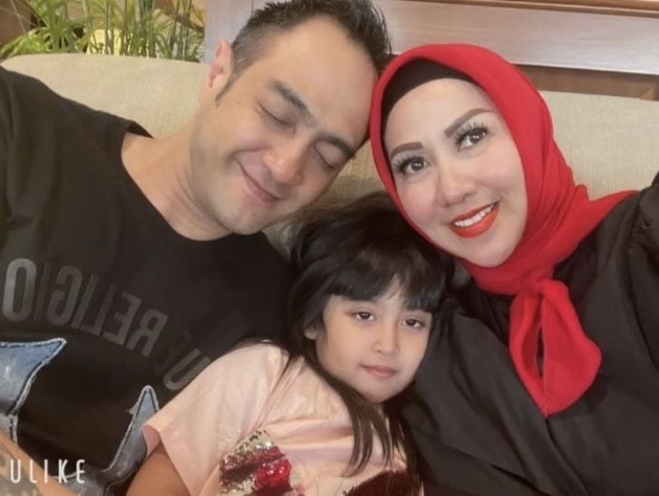 Kedekatan Ferry Irawan dan Anak Venna Melinda  (Instagram/vennamelindareal)